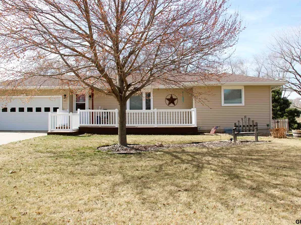 465 N F St, Milford, NE 68405