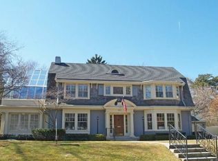 305 Lincoln Rd, Grosse Pointe, MI 48230