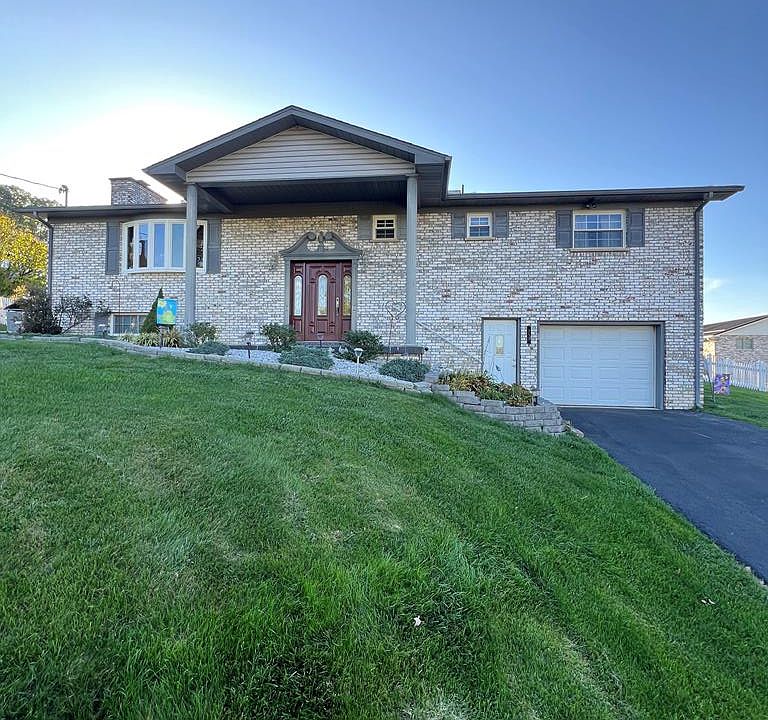 1st image of 253 Rustic Hills Dr
