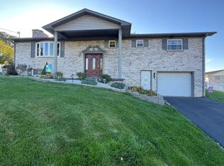 253 Rustic Hills Dr, Crab Orchard, WV 25827
