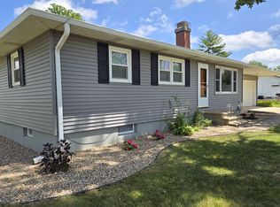 2710 12th Ave, Marion, IA 52302