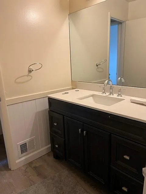 3 bed, 1.5 bath, 1400 sqft, $2,250 — Photo 4