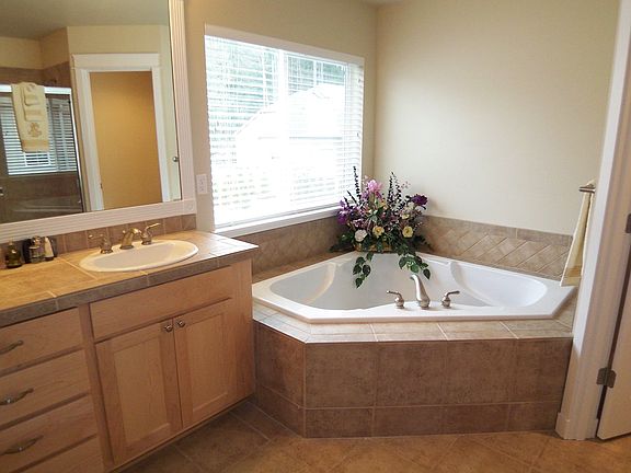 5th image of 8209 132nd Pl SE