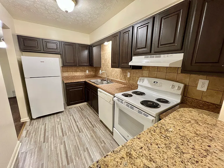 Countrybrook Apartments — Photo 113