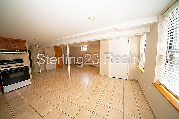 1st image of 20-11 48th St #B