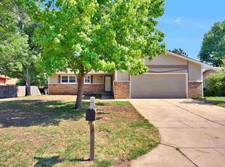 5722 E Ayesbury Cir, Wichita, KS 67220