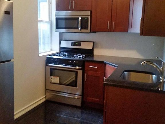 4th image of 248 New York Ave APT 3L