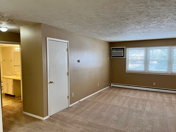 5th image of 723 Fairmont Dr #2D