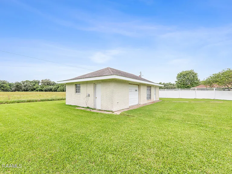 2508 Ferris Rd — Photo 37