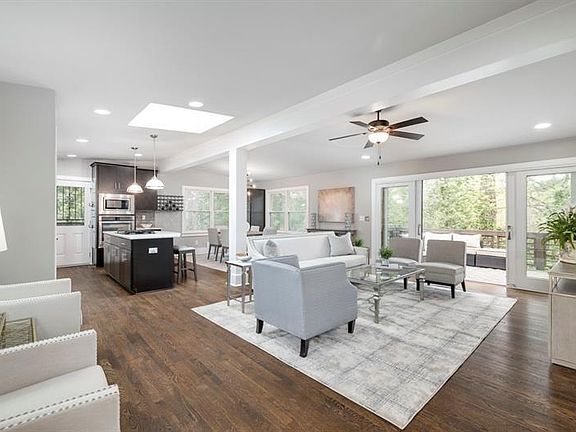 5th image of 1921 Walthall Dr NW