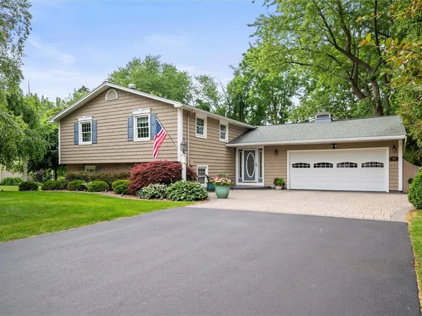 798 Hawthorne Pl, Webster, NY 14580