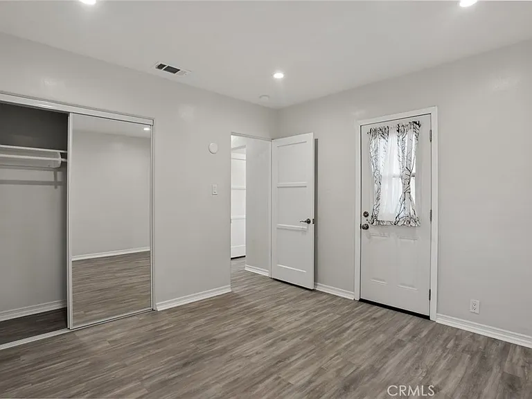 1527 N Avon St — Photo 16