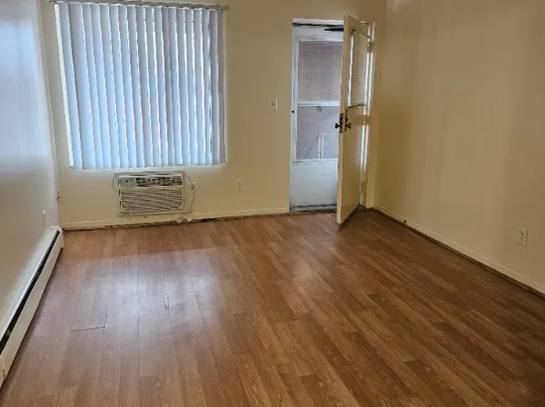 3295 Coolidge Hwy APT 1, Berkley, MI 48072