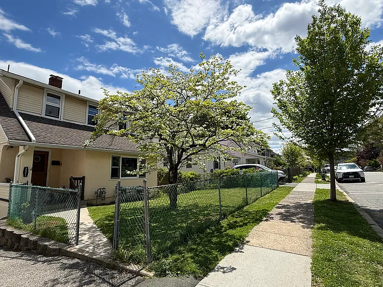 221 N Midland Ave #2 — Photo 11