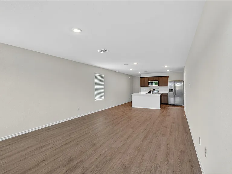 1164 Northfield Dr — Photo 2