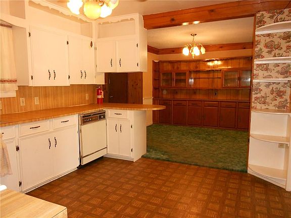 5th image of 1134 Burger St