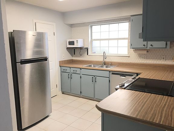 Kitchen, the closet door is to the pantry.