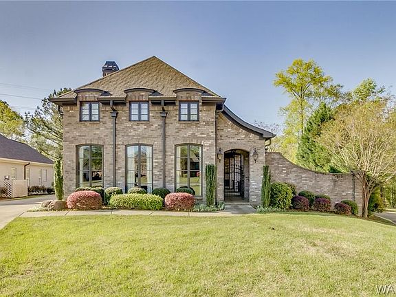 2nd image of 1601 Williamsburg Ln