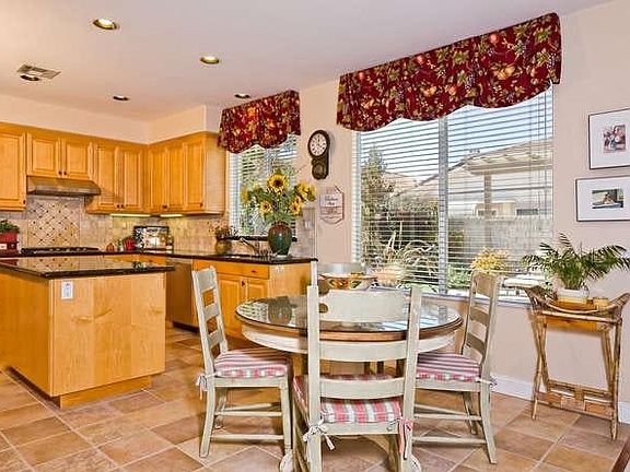 2nd image of 1707 Paseo Castille
