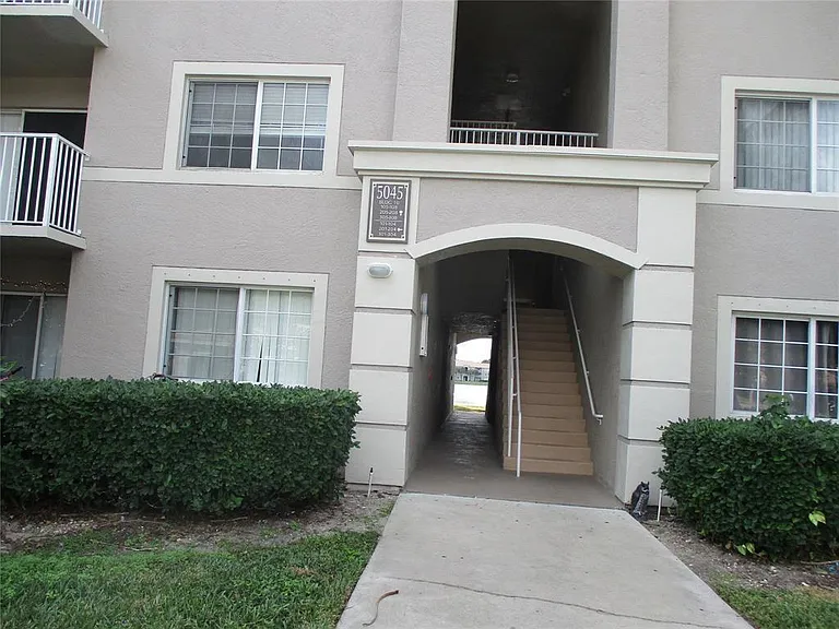 5045 Wiles Rd #206 — Photo 24