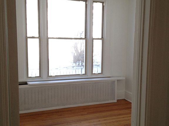 4th image of 1043 Washington Ave