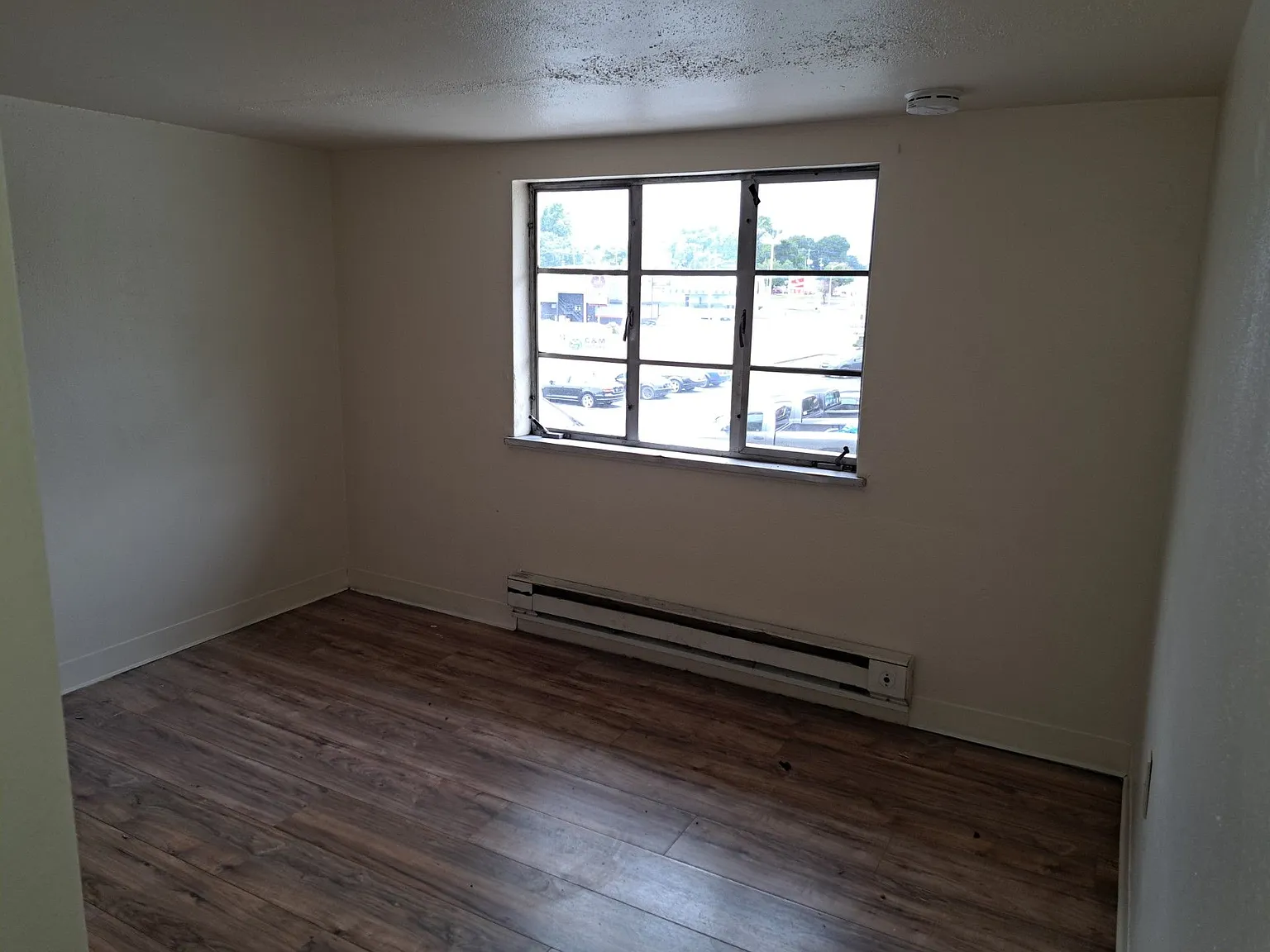 1 bed, 1.0 bath, 350 sqft, $600 — Photo 4