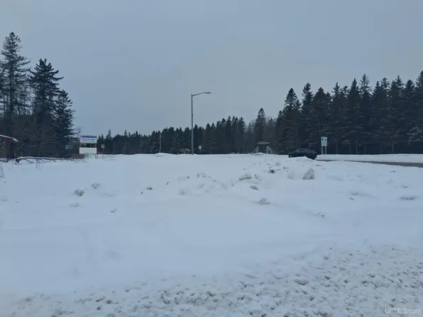 6128 N Arbor St, Naubinway, MI 49762