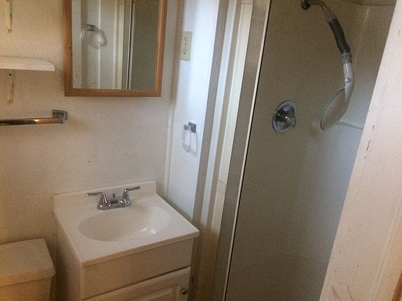 4th image of 606 Pleasant Ct
