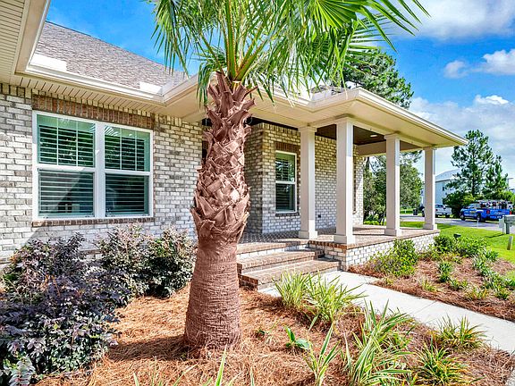 5th image of 401 Pelican Bay Dr