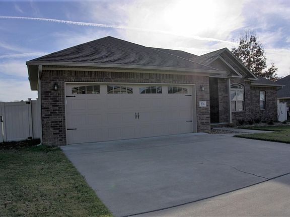 4th image of 236 Redwood Ln
