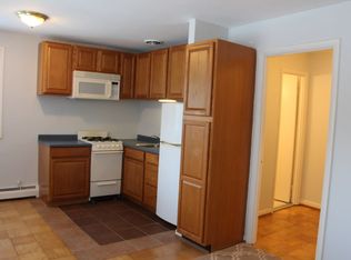 616 N Piedmont St APT 304, Arlington, VA 22203