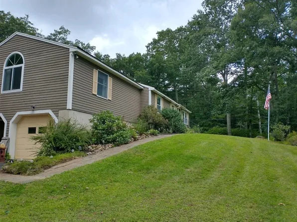 46 Apple Rd, Brimfield, MA 01010