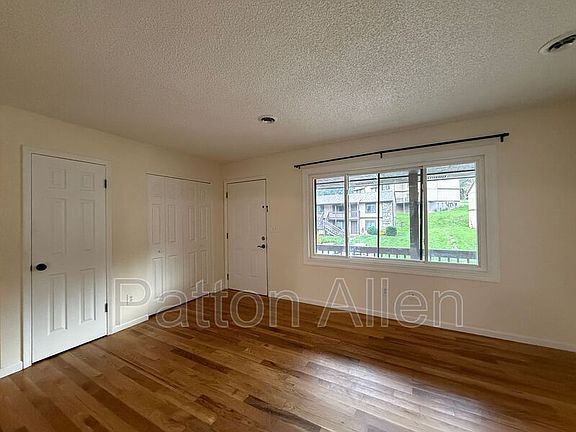 3rd image of 54 Dawnwood Cir
