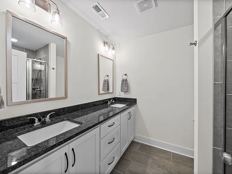 354 Frontier Dr — Photo 22