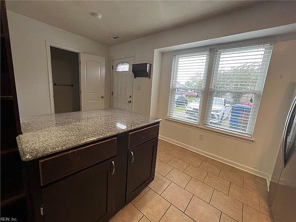 3rd image of 3329 Boynton Ct