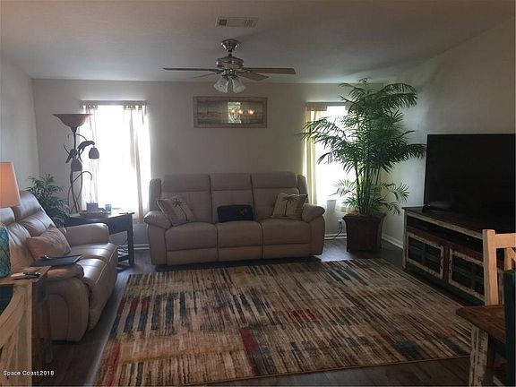 2nd image of 413 Loquat Dr
