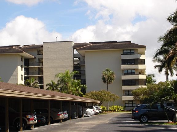 2nd image of 591 Seaview Ct APT A401