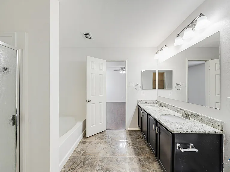 13262 Cleburne Dr — Photo 19