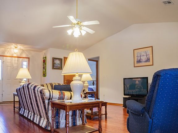 5th image of 6 Marykirk Ln