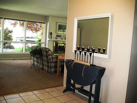 4th image of 1523 N Astor Ct