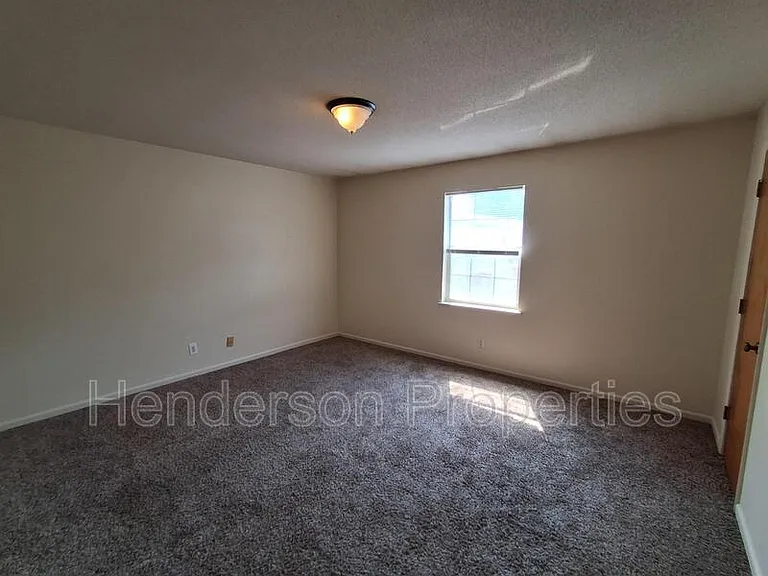 1381 N 6th St — Photo 5