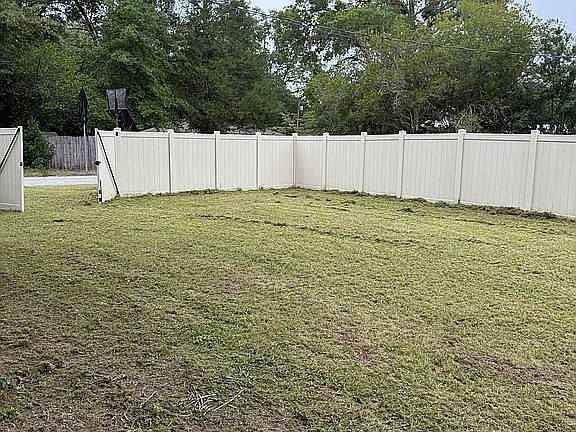 3rd image of 771 Magnolia St