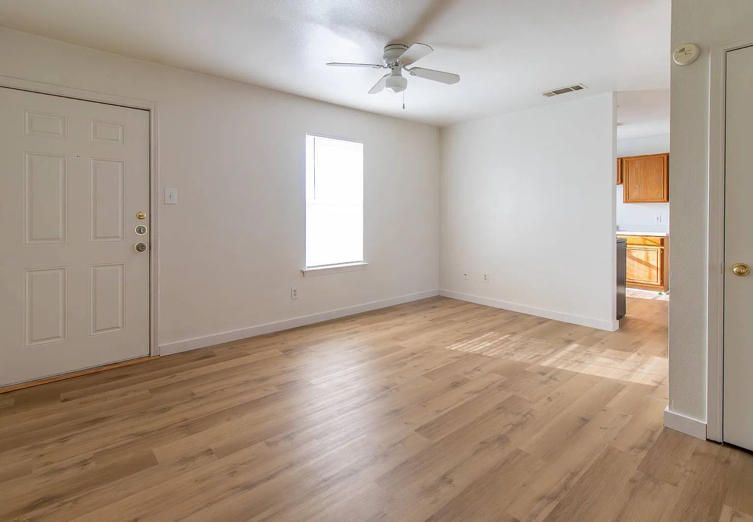 2 bed, 1.0 bath, 870 sqft, $650 — Photo 4