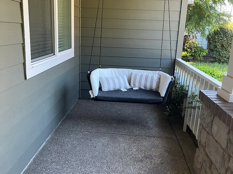 Porch swing