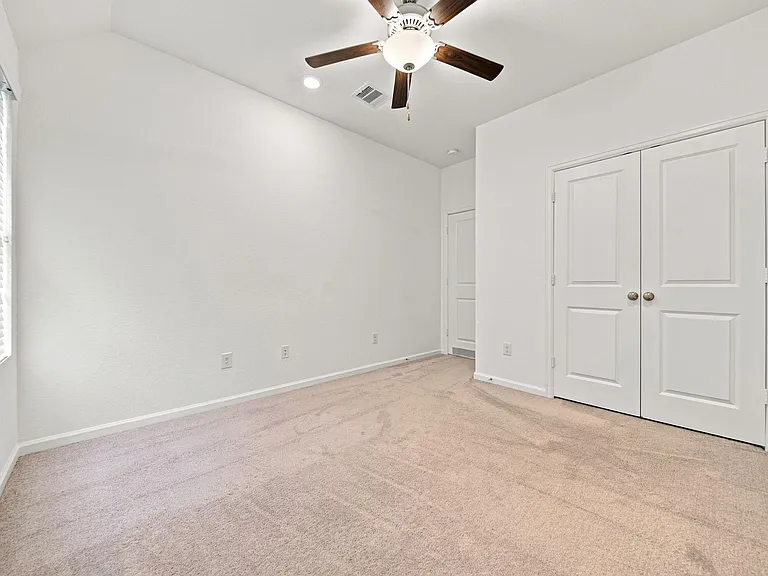 4926 Chester Lake Ln — Photo 24