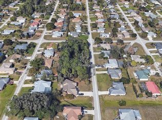 17504 Braddock Rd, Fort Myers, FL 33967