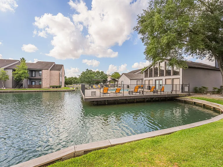 Lakebridge Apartments — Photo 19