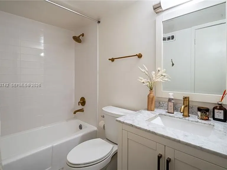 210 Sea View Dr #501 — Photo 17