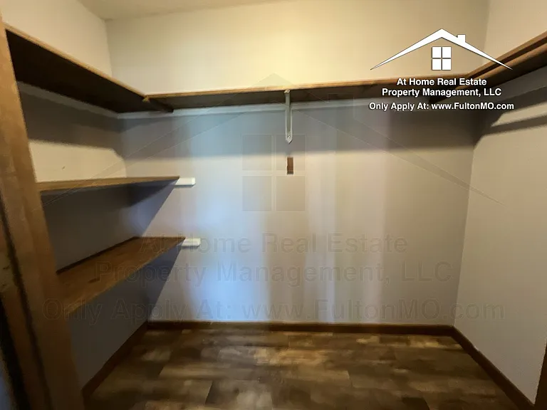 103 E 10th St #2 — Photo 7
