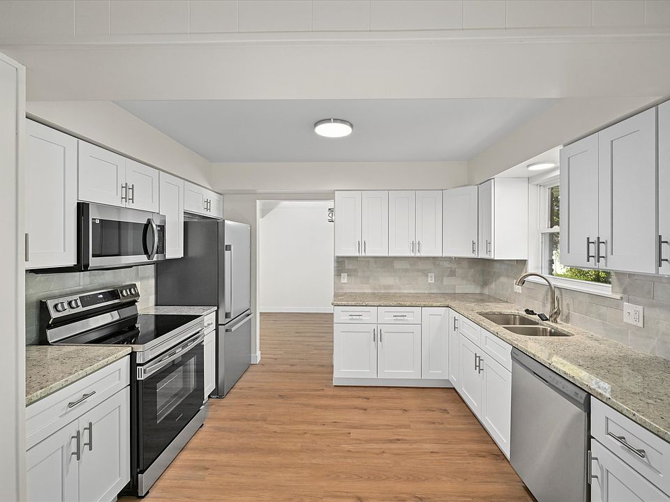 1st image of 1424 Tennyson Dr